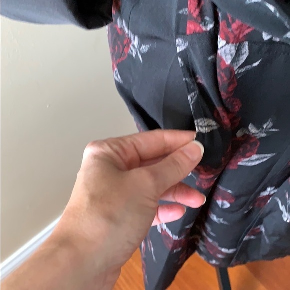 NEW....KENZIE long, lightweight floral trench. - Picture 6 of 7